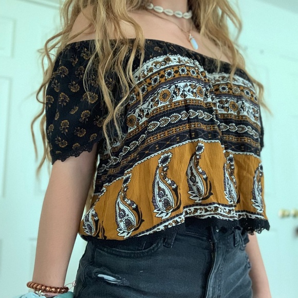 Forever 21 Off The Shoulder Printed Top - Picture 2 of 4